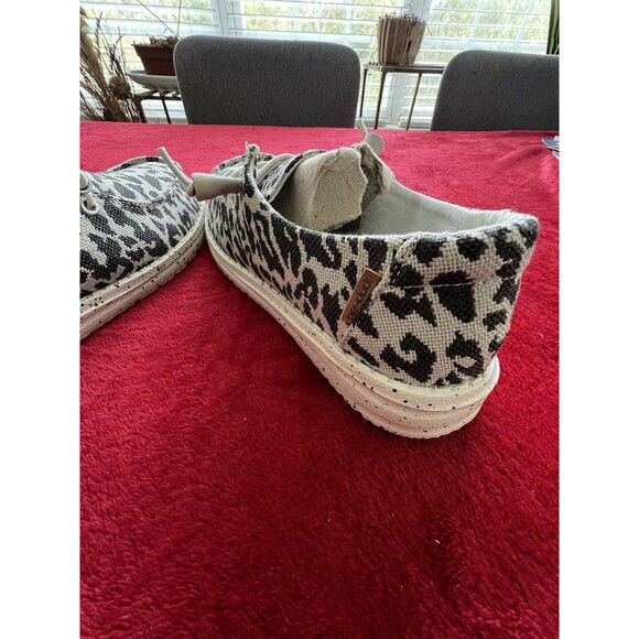 Hey Dude Wendy Cheetah Grey Slip On Shoes 40052-1GL Women's 6 - Picture 8 of 9